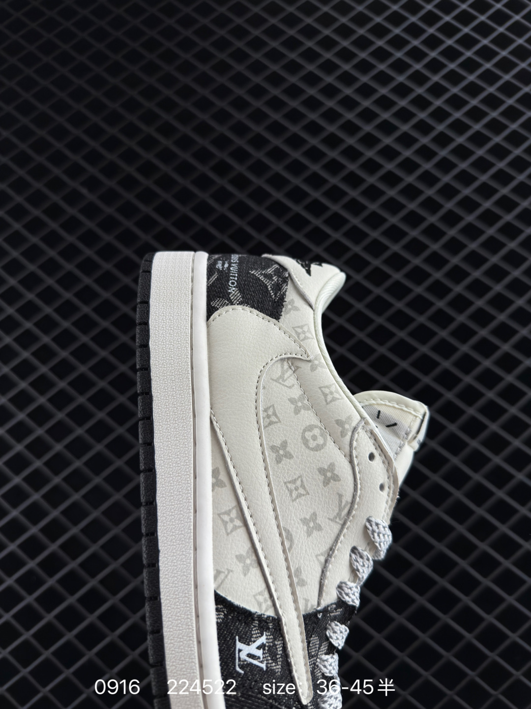 Travis Scott x Air Jordan 1 ” Reverse Mocha “